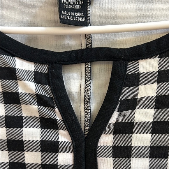 Jules & Leopold Black and Gray Top - Picture 4 of 8